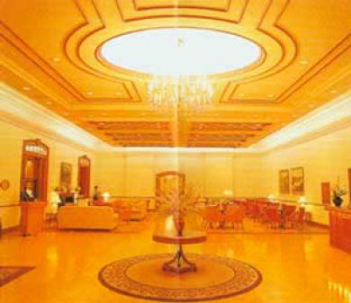 Jianghan Business Hotel Citycenter Wuhan Extérieur photo